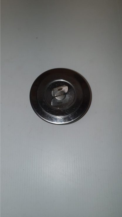 1470289 Ford locking fuel cap