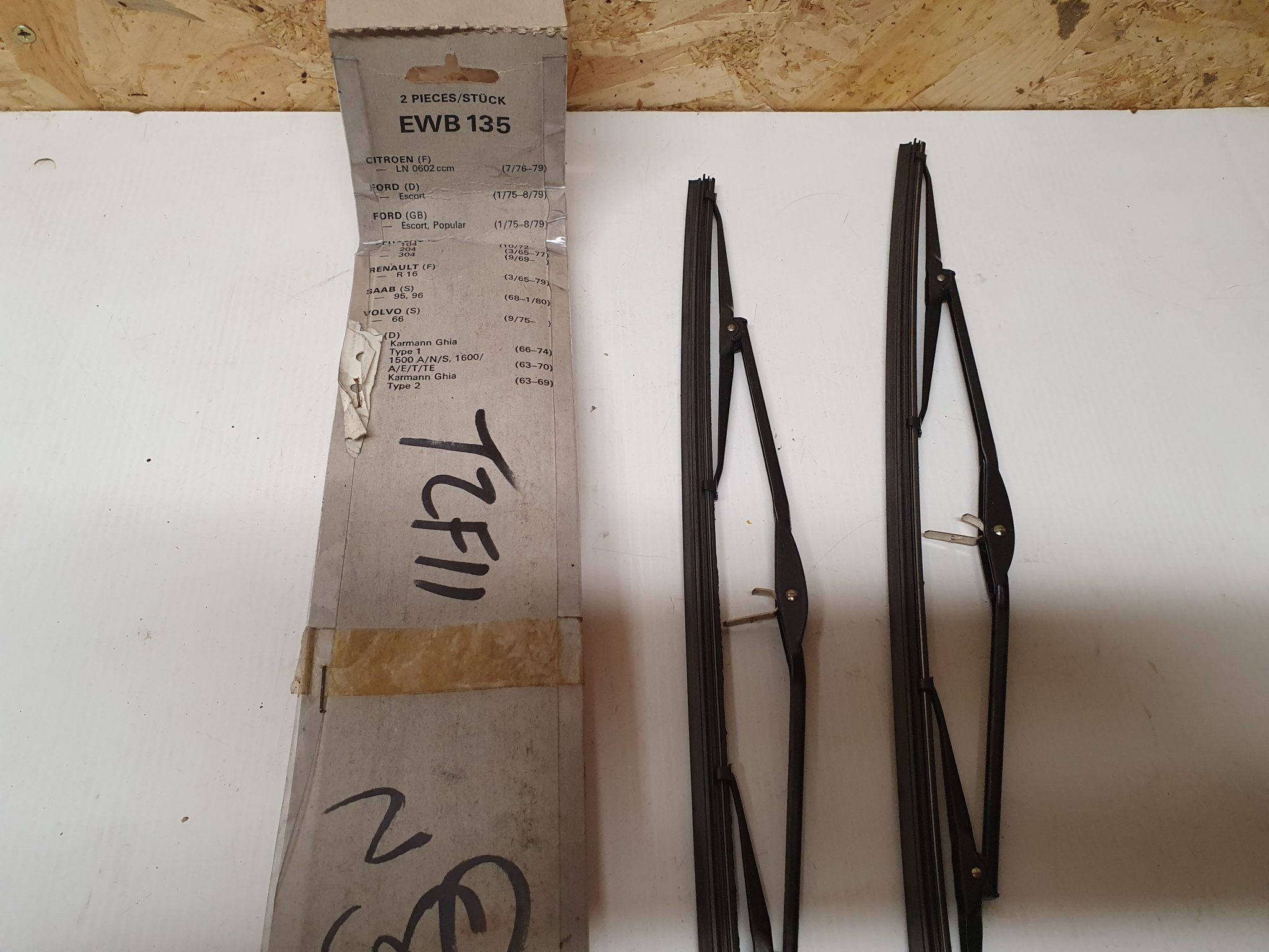 Escort mk2 Genuine Ford Wiper Blades Hook Arms escortspares.co.uk