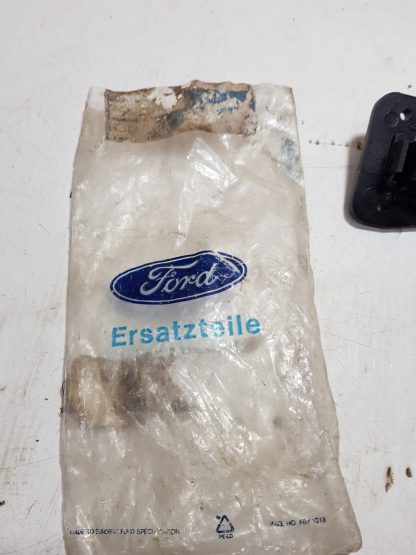 Ford Fiesta mk1/mk2 interior door handle RH - Image 4