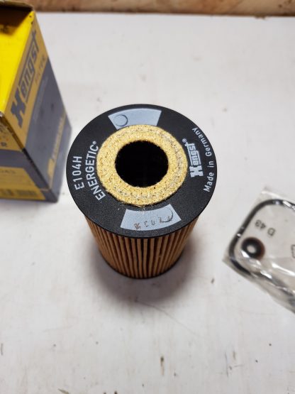 E104h D43 Hengst Oil Filter - Image 3